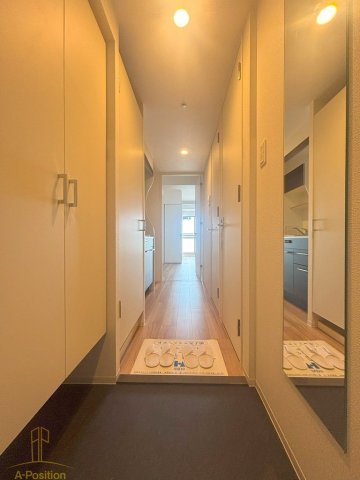 玄関　セレニテ難波グランデシュッド