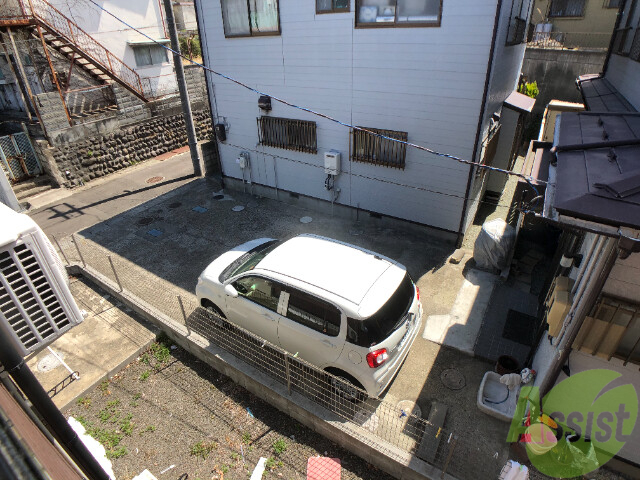 バルコニー　バルコニーです。洗濯物が干せるようになっております。