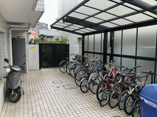 その他共有部分　屋根付駐輪場です。