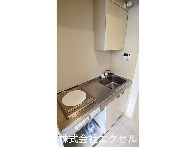 キッチン　IHクッキングヒーター付きです。