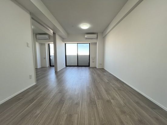 居室・リビング　☆明るい洋室☆