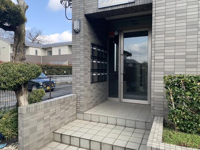 エントランス　清潔なエントランスです