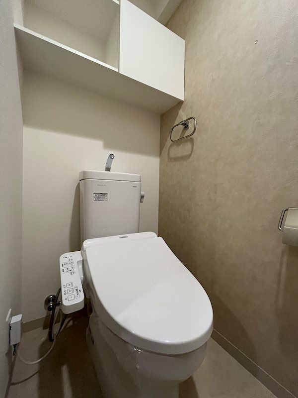 トイレ　温水洗浄暖房便座あり
