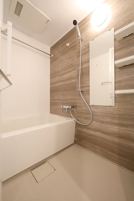 バス・シャワールーム　バスルーム