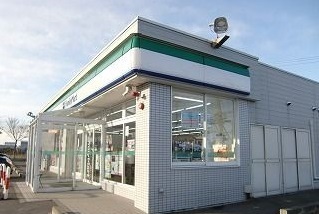 コンビニ　ファミリーマート北白山台店（コンビニ）まで100m