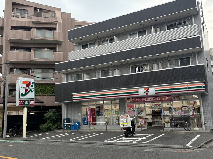 コンビニ　セブンイレブン世田谷給田3丁目（コンビニ）まで86m