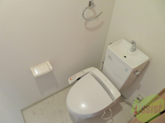 トイレ　トイレにはもちろんウォシュレットも備え付けです