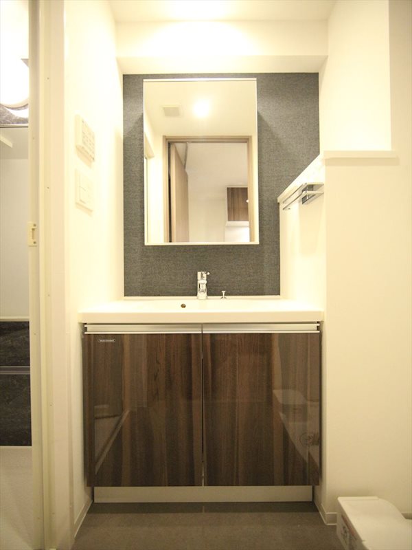 洗面設備　脱衣所　独立洗面台