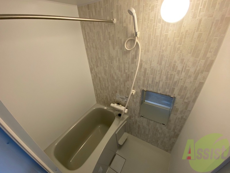 バス・シャワールーム　お風呂になります。一日の疲れを癒してくださいね。