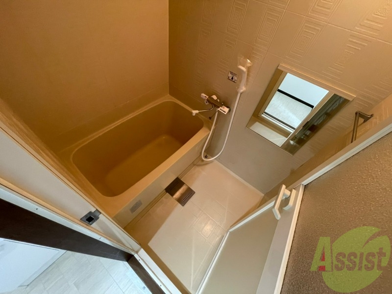 バス・シャワールーム　バスルームはこちらです。広々としてゆったり休めます。