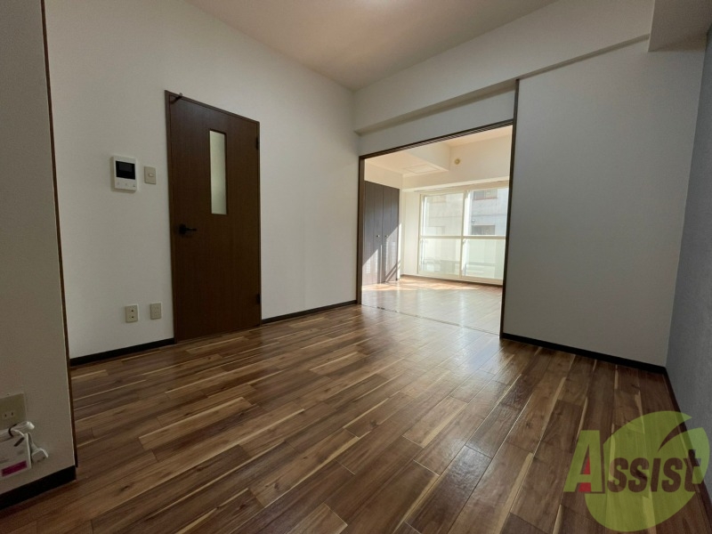 居室・リビング　６帖のダイニングキッチン。ご飯を食べるお部屋ですね。