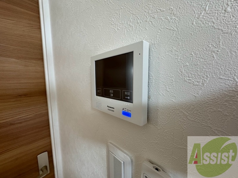 セキュリティ　ＴＶモニター付インターホンです。来客者の顔が見えるので安心！