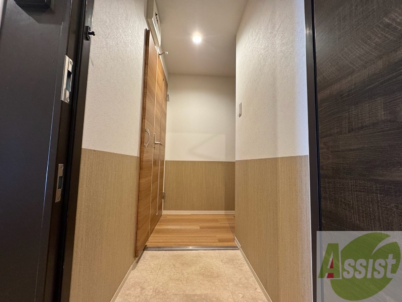 玄関　玄関の様子です。明るい印象ですね。気分もあがりそう。