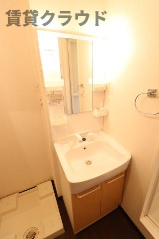 洗面設備　朝の身支度に欠かせない独立洗面台♪