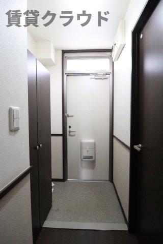玄関　散らかりやすい玄関もシューズボックス付きでスッキリ収納♪