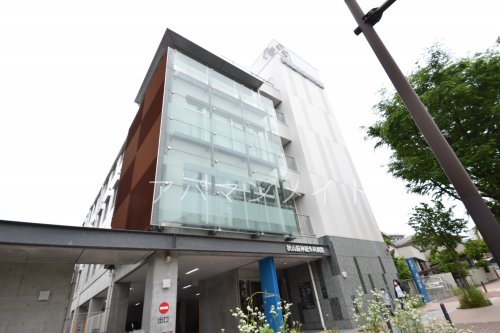 病院　秋山脳神経外科病院（病院）まで443m