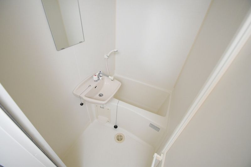 バス・シャワールーム　現状優先となります。