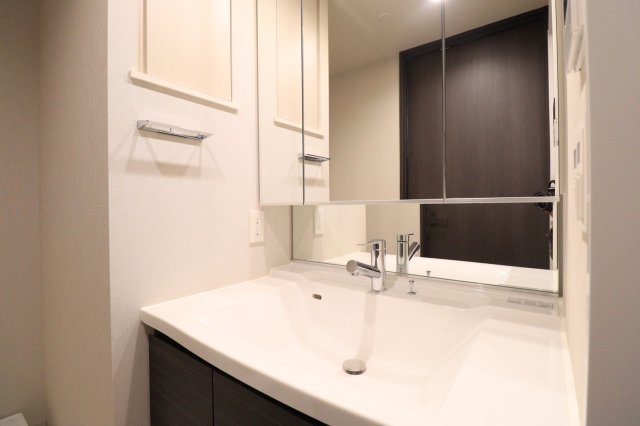 洗面設備　ブランズタワー大阪本町　洗面台