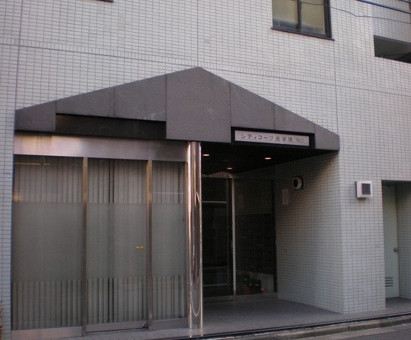 エントランス　ゆとりのあるエントランスです