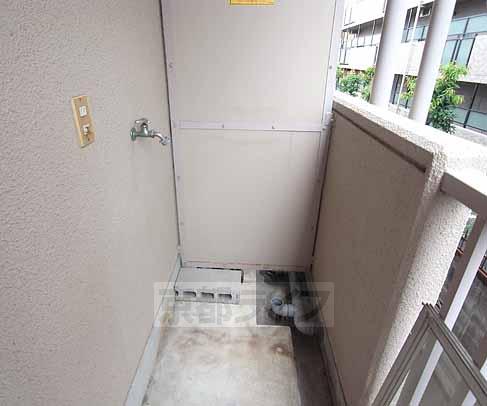 バルコニー　洗濯機置き場です。