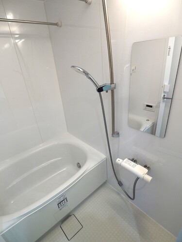 バス・シャワールーム　浴室新規交換済み