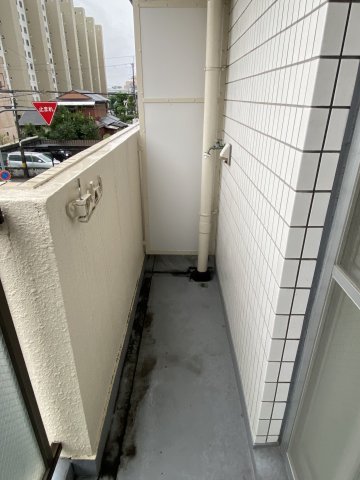 バルコニー　外からの目が気にならないバルコニーで洗濯物が干せます