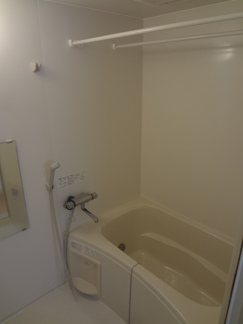 バス・シャワールーム　追焚き・乾燥機能付きのバスルーム