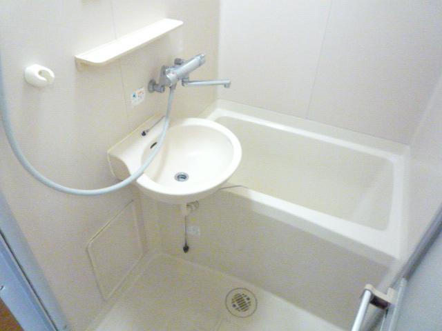 バス・シャワールーム　浴室（別号室参照）