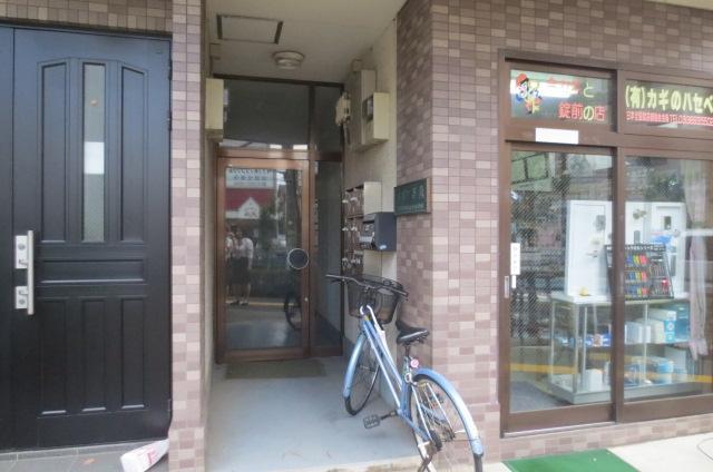 エントランス　エントランス