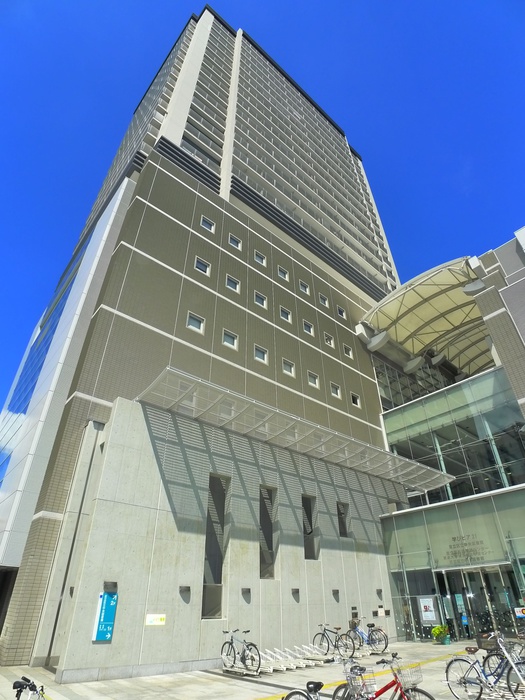 図書館　足立区立中央図書館（図書館）まで600m