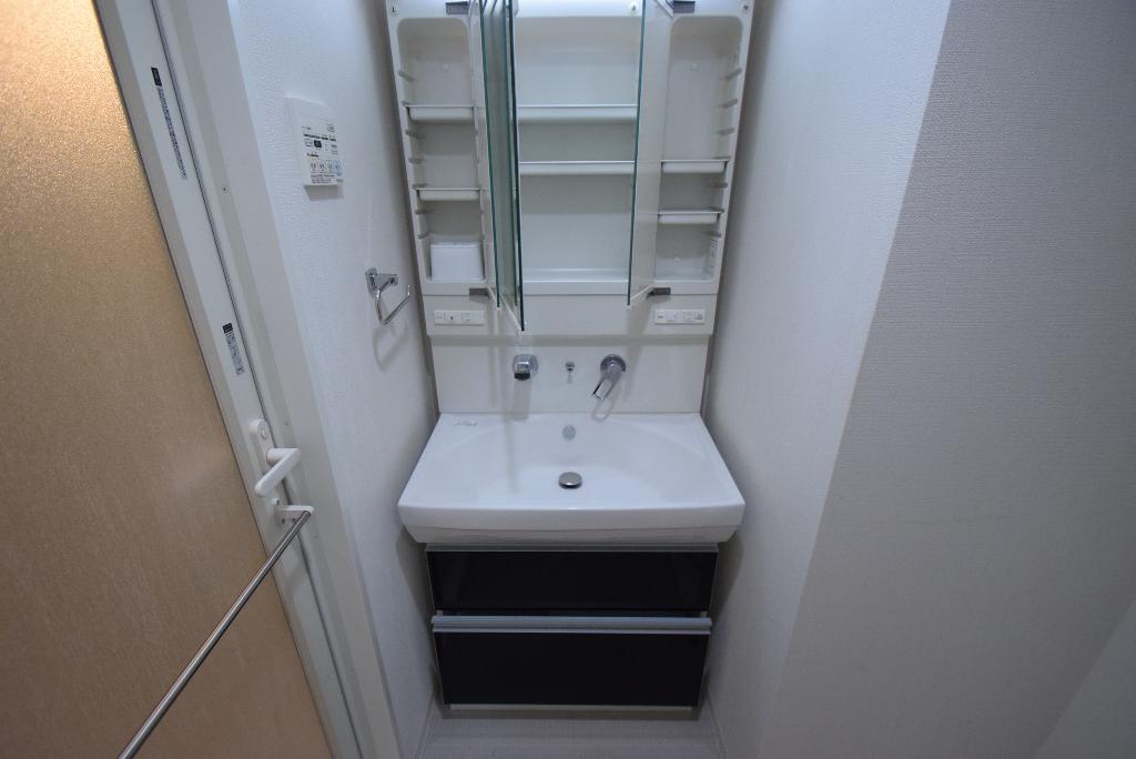 洗面設備　洗髪洗面化粧台