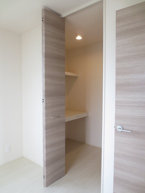 収納　２０２　ウォークインクローゼット