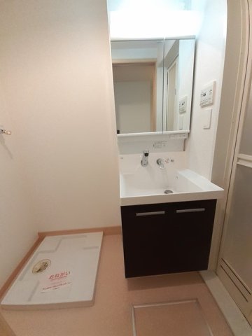 洗面設備　使いやすい洗面所です