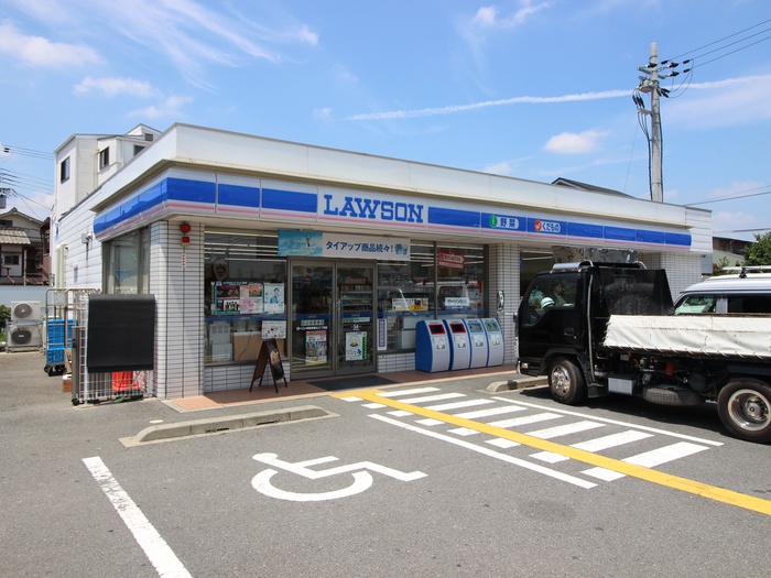 コンビニ　セブンイレブン（コンビニ）まで260m