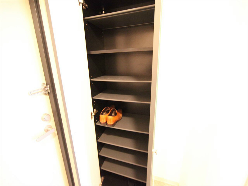 玄関　玄関　シューズボックス