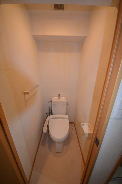 トイレ　洗浄暖房便座