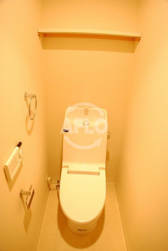 トイレ　ゼウス西梅田プレミアム　ウォシュレット