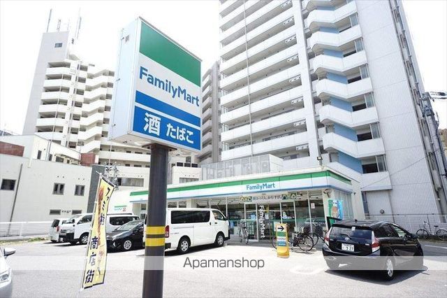 コンビニ　ファミリーマート（コンビニ）まで257m