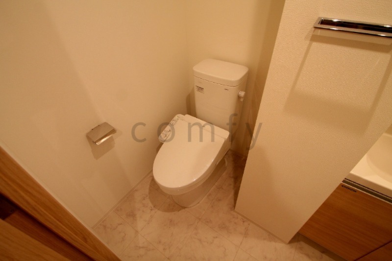 トイレ　ウォシュレット付きトイレ