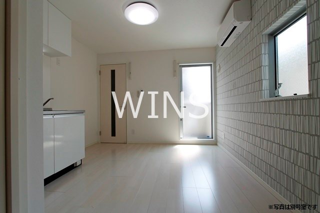 居室・リビング　別部屋参考写真です