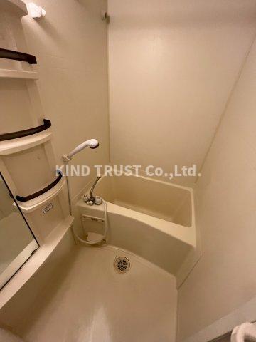 バス・シャワールーム　落ち着いた空間のお風呂です