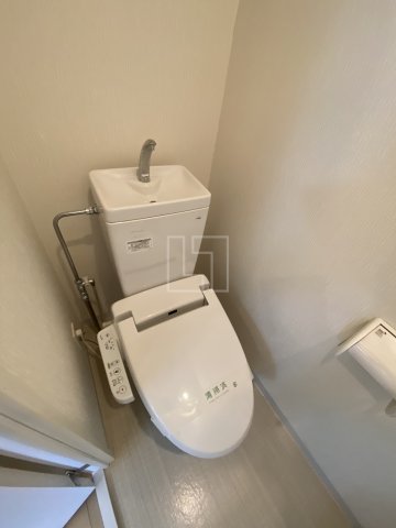 トイレ　オリエンタル靭本町　温水洗浄便座