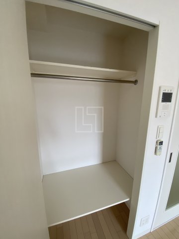 収納　オリエンタル靭本町　クローゼット