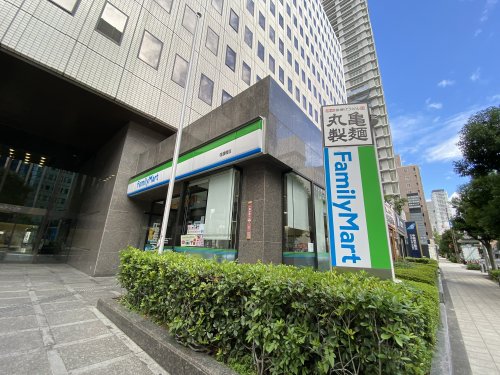 コンビニ　ファミリーマート（コンビニ）まで80m