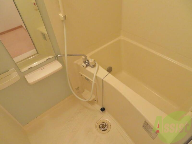 バス・シャワールーム　お風呂はもちろん綺麗にクリーニング済み。このままでも入れそう