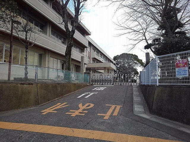 小学校　中津市立如水小学校（小学校）まで300m