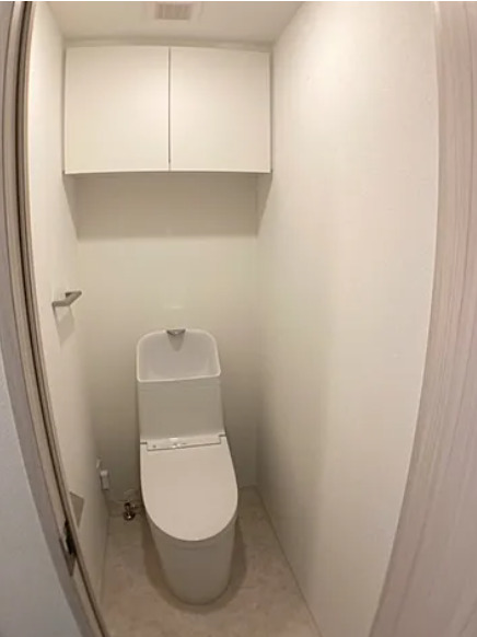 トイレ　※反転タイプの写真を使用しています。