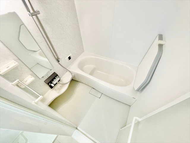 バス・シャワールーム　同一建物内１０３号室内装写真転載