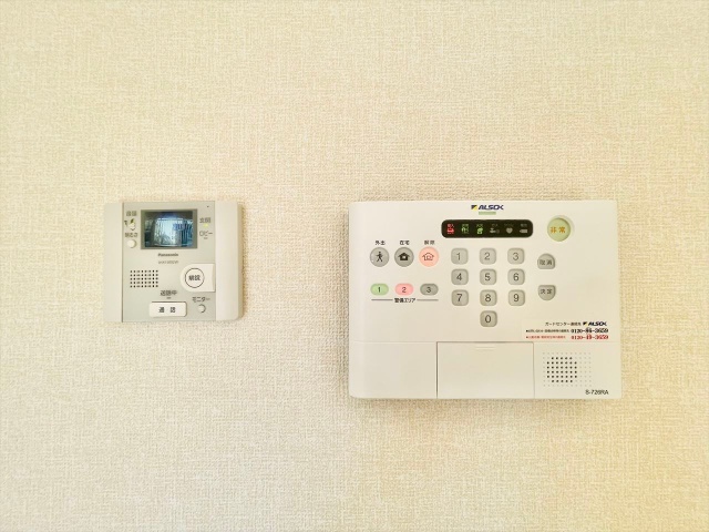 セキュリティ　同一建物内１０３号室内装写真転載