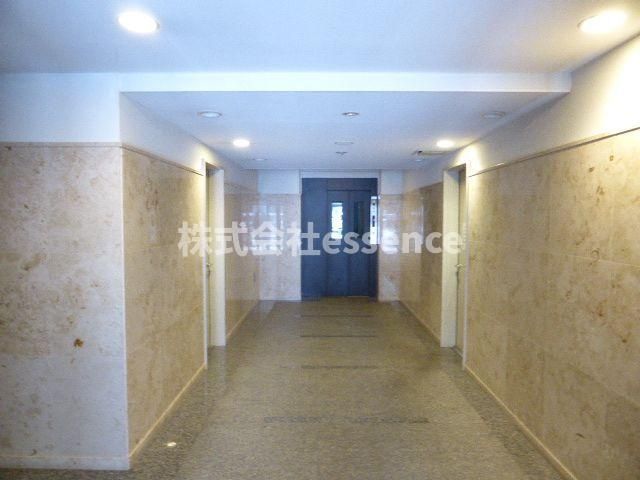 ロビー　弊社ではオンライン対応・現地対応可能です♪